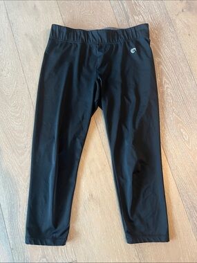 Black women’s Active Capri Leggings